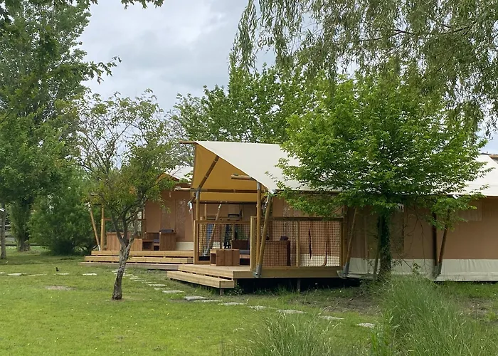 캠핑 생 미셸 캠프장 Courtils